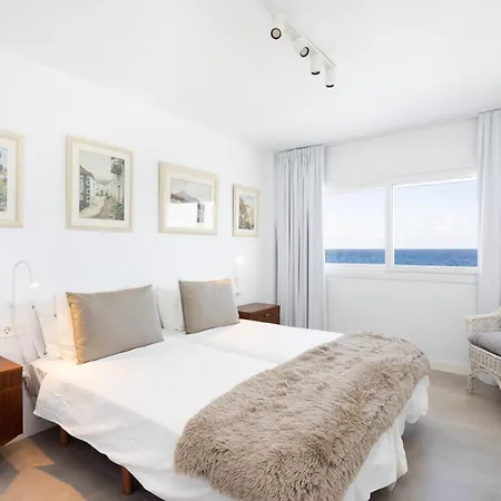 Home2book Stunning Sea Views House, Private Pool Tatil Evi