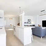 Home2book Stunning Sea Views House, Private Pool Casa de Férias