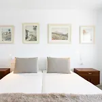 Casa de Férias Home2book Stunning Sea Views House, Private Pool *