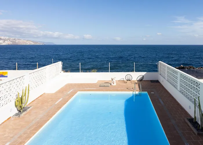 Home2book Stunning Sea Views House, Private Pool Dom wakacyjny