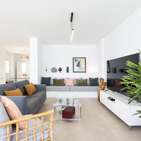 Home2book Stunning Sea Views House, Private Pool Feriehus *